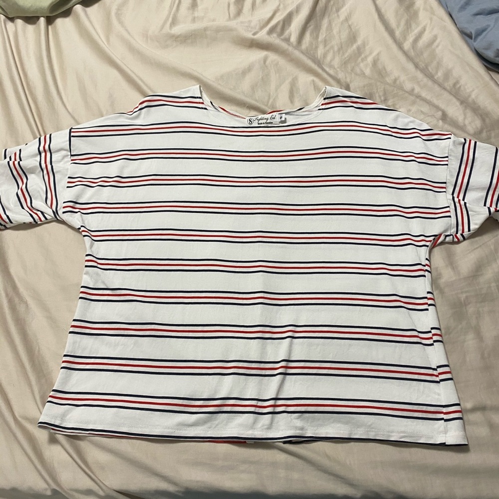 Fighting eel red white n blue top size s like new
